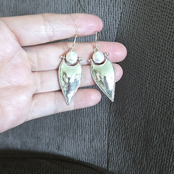 Noa Zuman Inverted Teardrop💧 With Freshwater Pearl Earrings - Picture 12 of 16